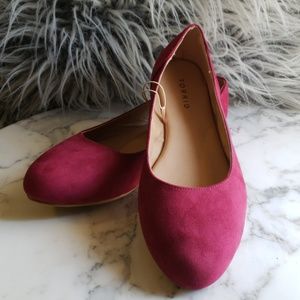 BRAND NEW Torrid light burgundy ballet flats